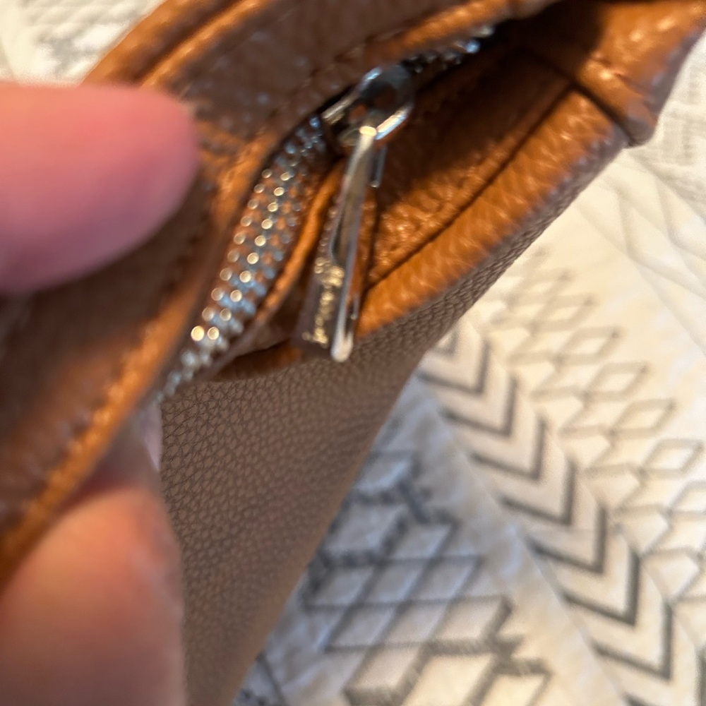 JEWEL by Thirty One Leather purse. NEW Never used. - Picture 4 of 5